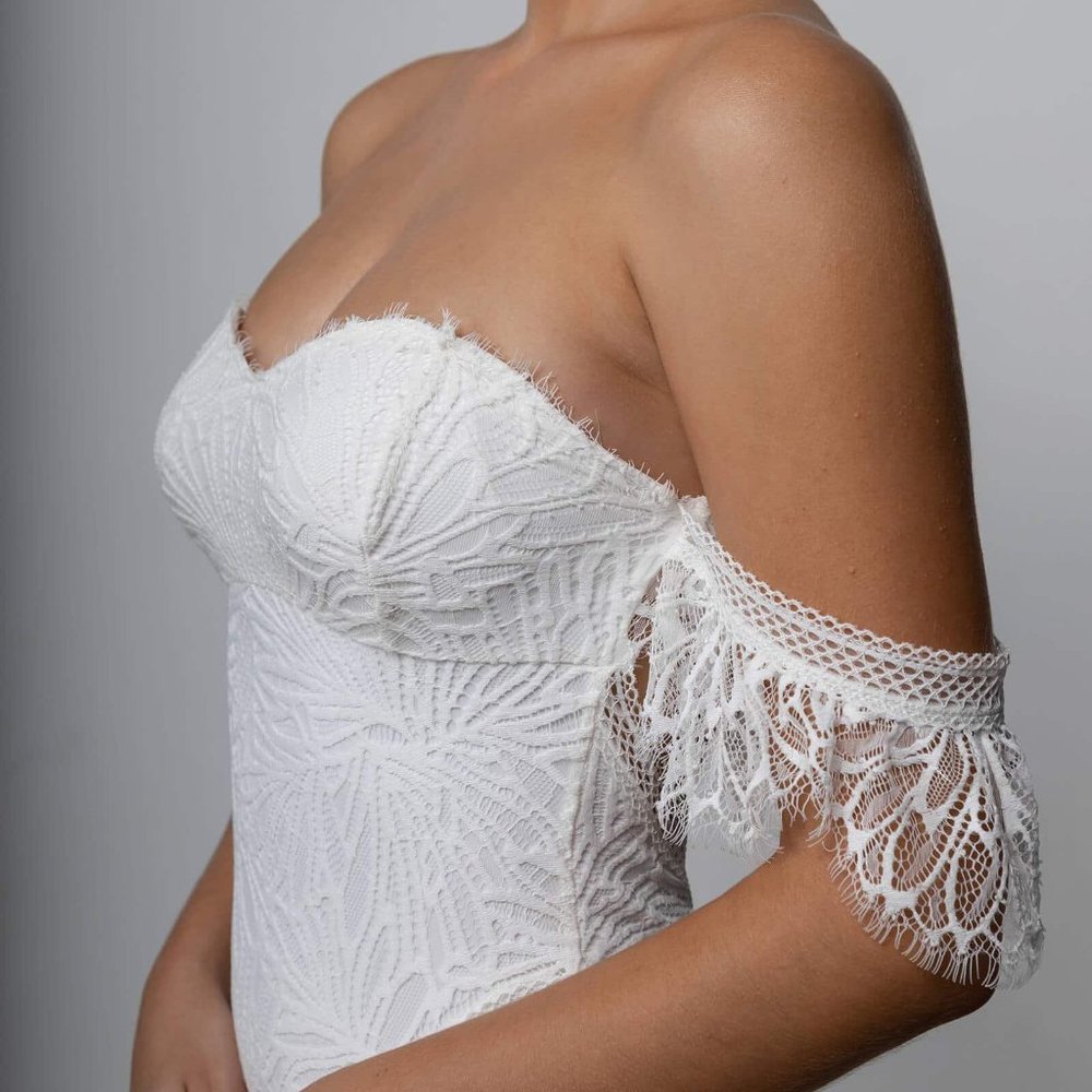 Grace Loves Lace, Stunning Noah Dress - Picture 7 of 12